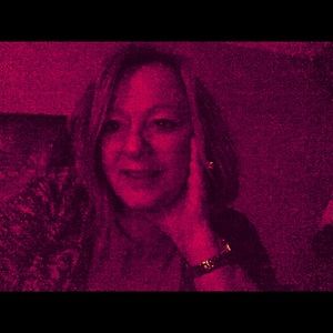 Meet your Posher, Pam